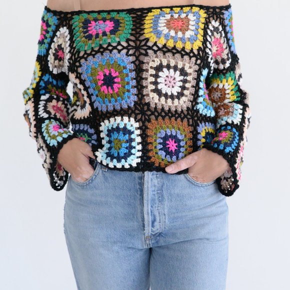 En Creme Flower Crochet Crop Long Sleeve Top - Picture 1 of 10